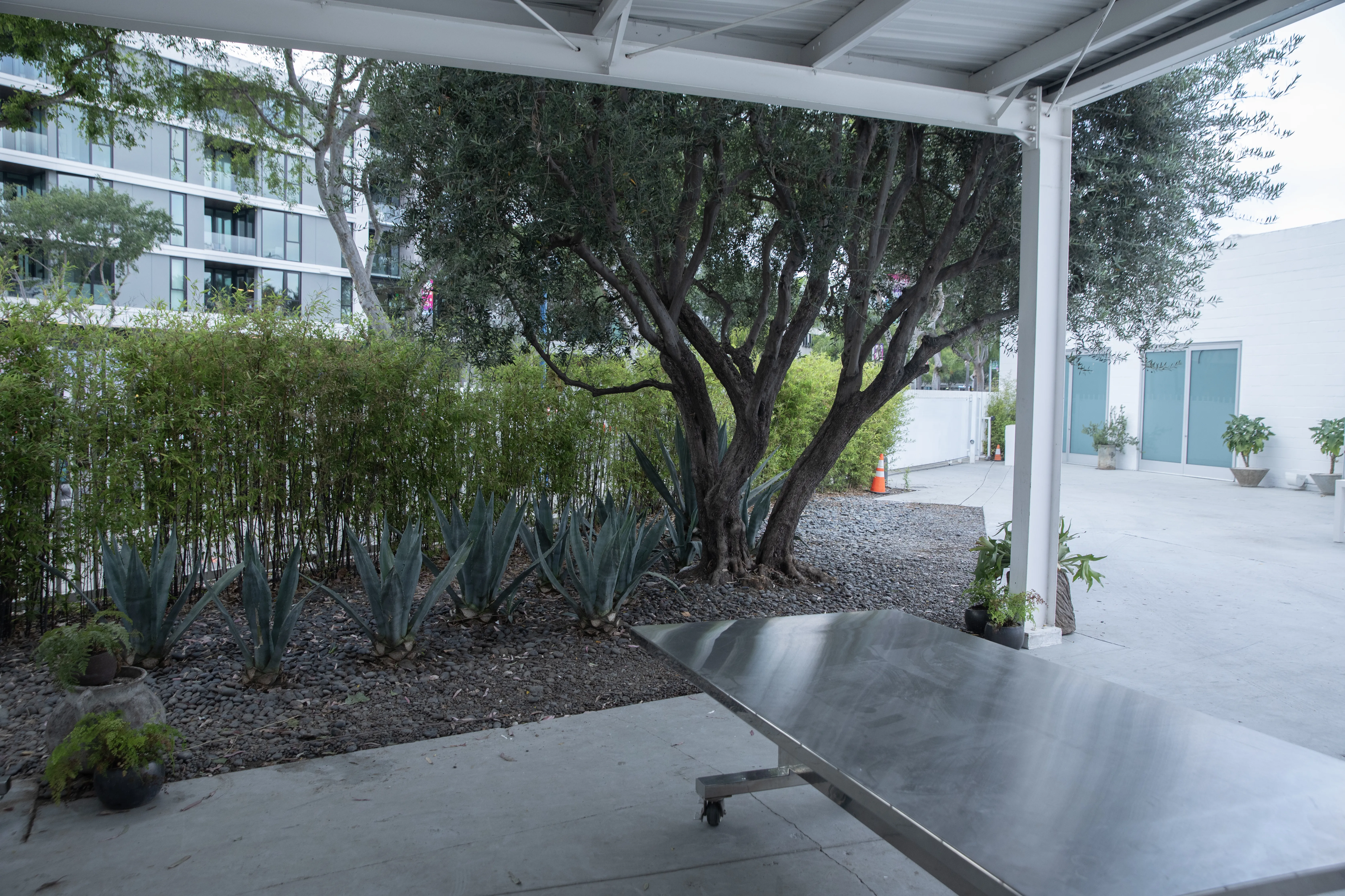 Outdoor covered area (close up)